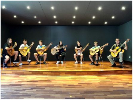 Components del grup de guitarres de l'EMMO